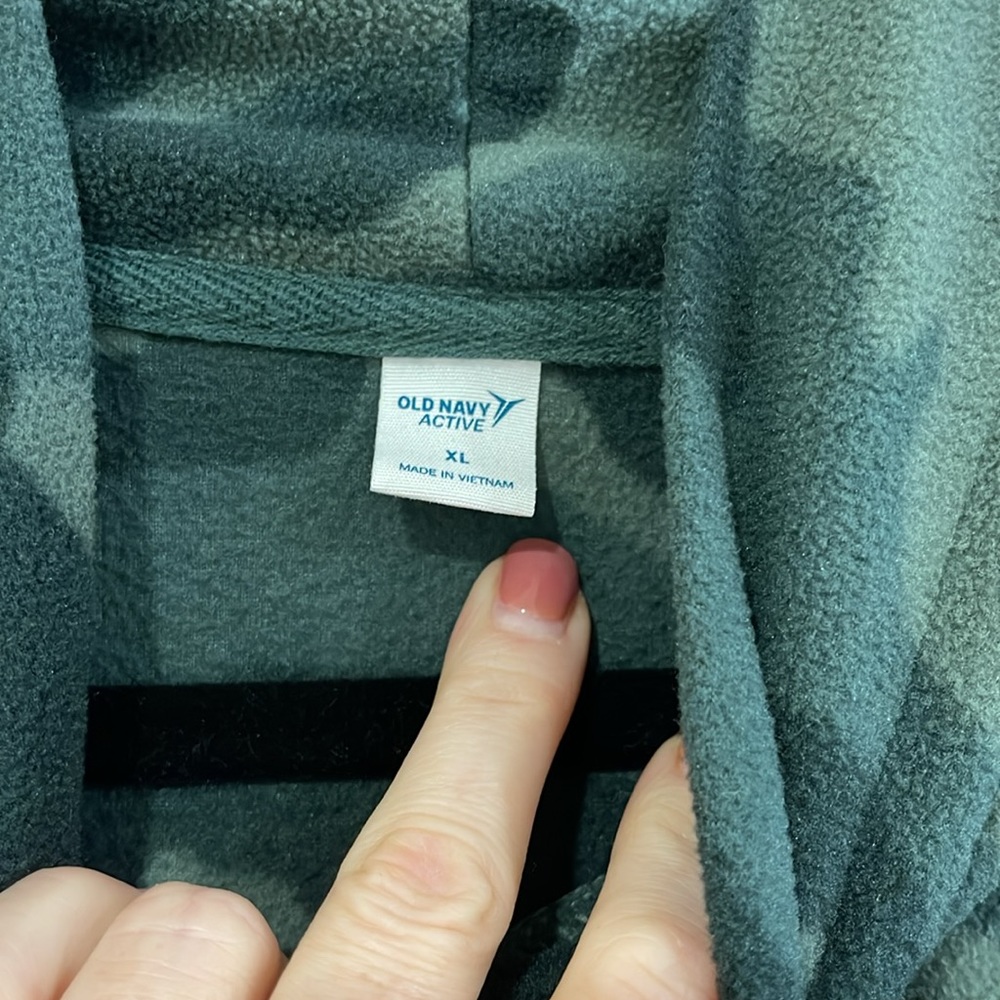 Old Navy Camo Fleece - Picture 3 of 4